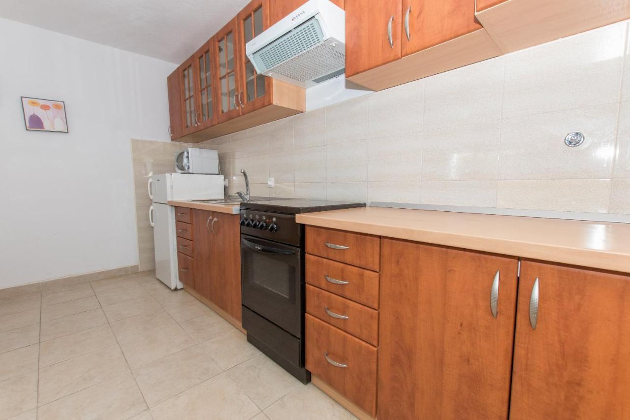 Ozzi With 9 Bedrooms & Private Pool Villa Makarska