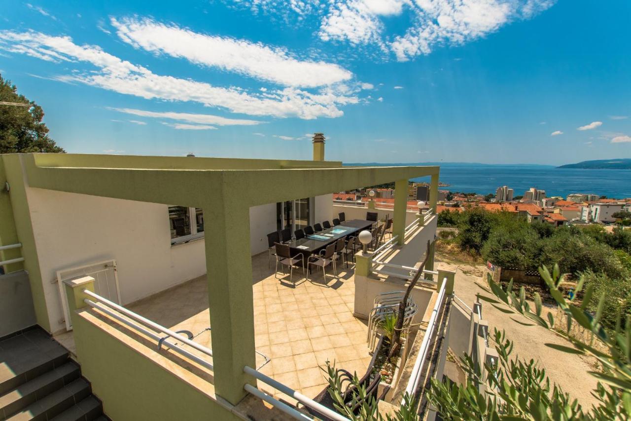 Villa Ozzi With 9 Bedrooms & Private Pool *