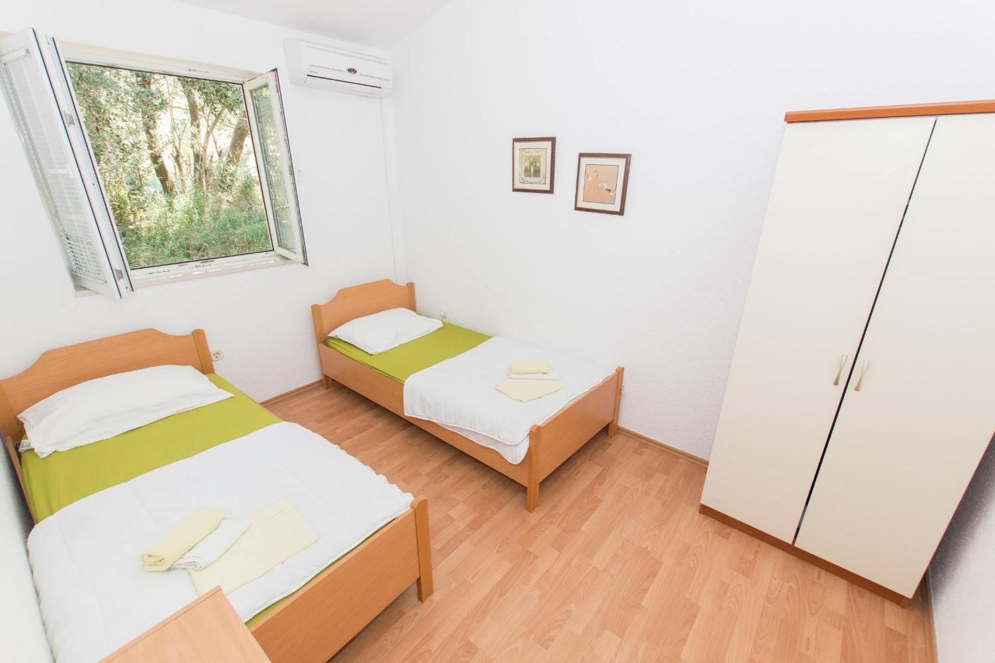 Ozzi With 9 Bedrooms & Private Pool Villa
